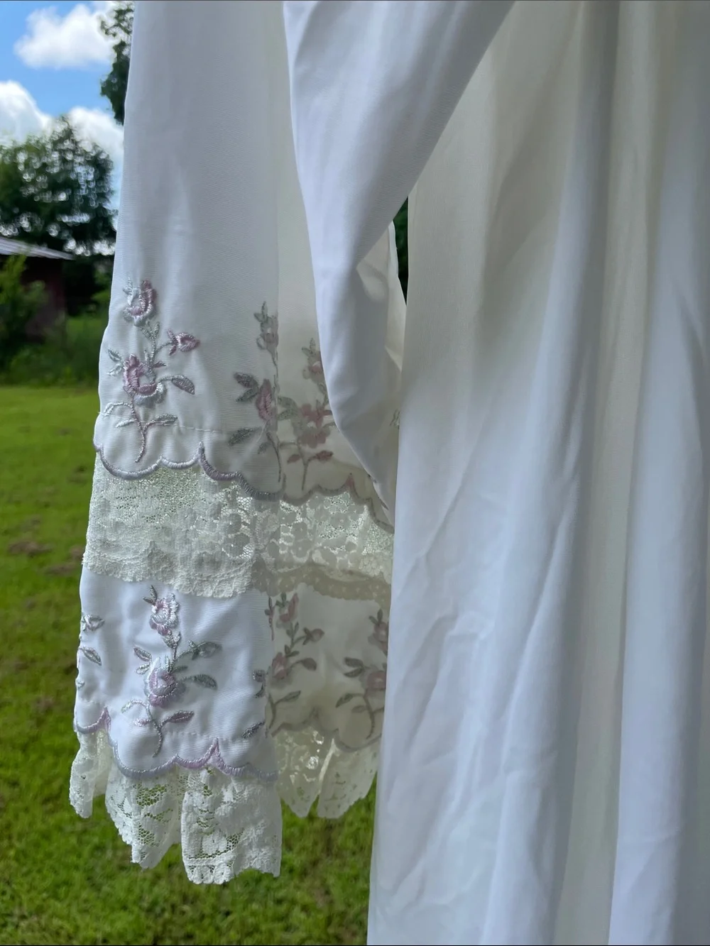 Vintage Women's Cream Lace-Trim Nightgown